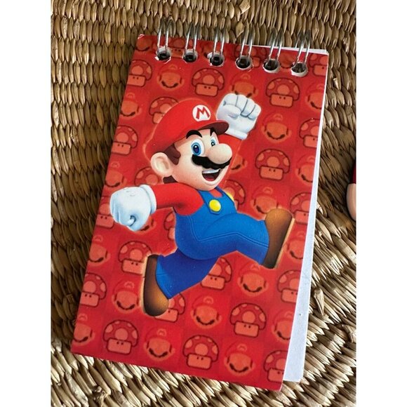 Super Mario keychain & notebook - Picture 3 of 6